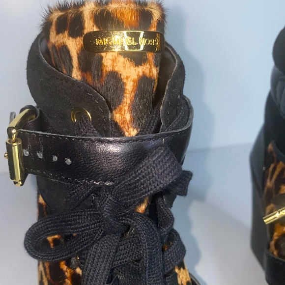 Leopard print calf hair wedge sneaker. - Picture 4 of 5